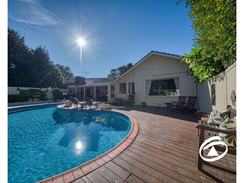 9 Avonwood Road, Narre Warren North VIC 3804