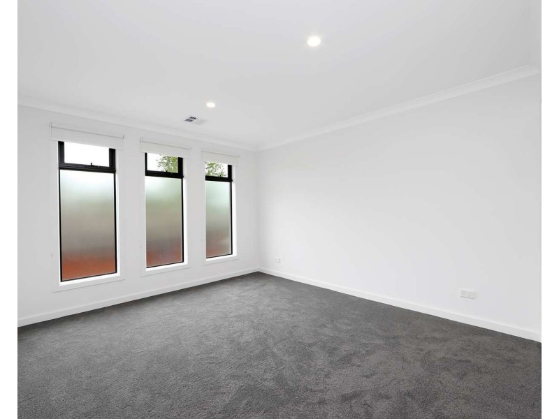 15B White Road, Wantirna South VIC 3152