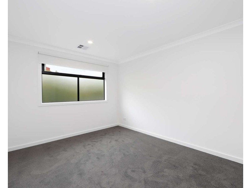 15B White Road, Wantirna South VIC 3152