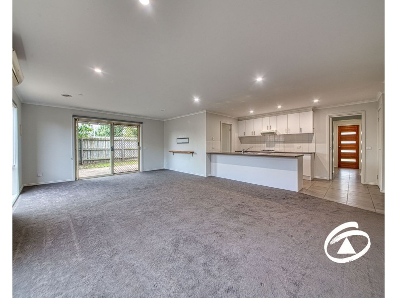 13A James Street, Pakenham VIC 3810