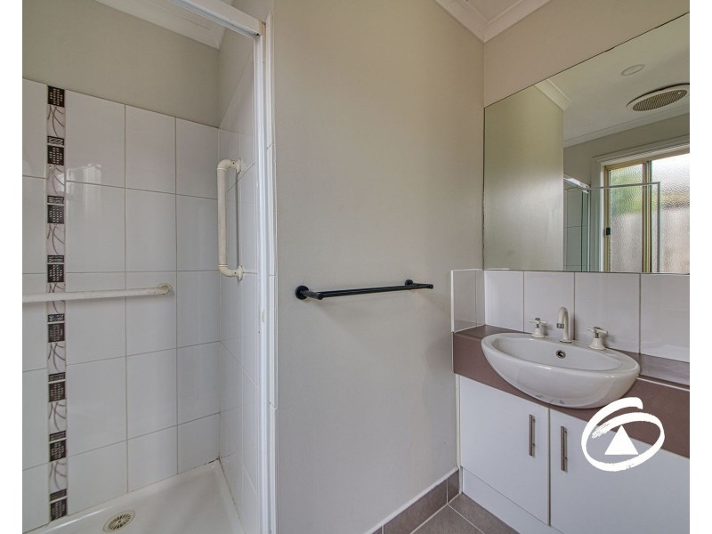 13A James Street, Pakenham VIC 3810