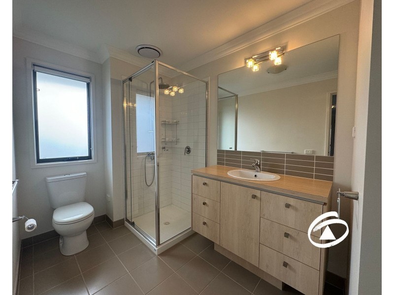 4 Whitehaven Street, Berwick VIC 3806