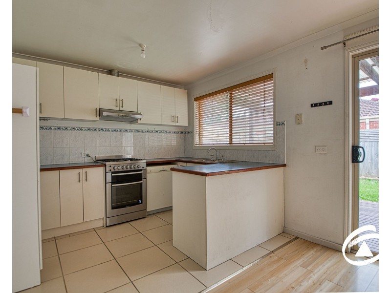 104 Scarborough Avenue, Cranbourne West VIC 3977