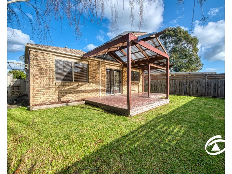 104 Scarborough Avenue, Cranbourne West VIC 3977