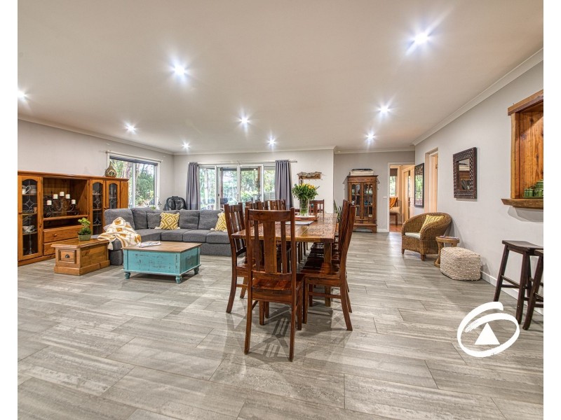 136 Emerald-Monbulk Road, Emerald VIC 3782