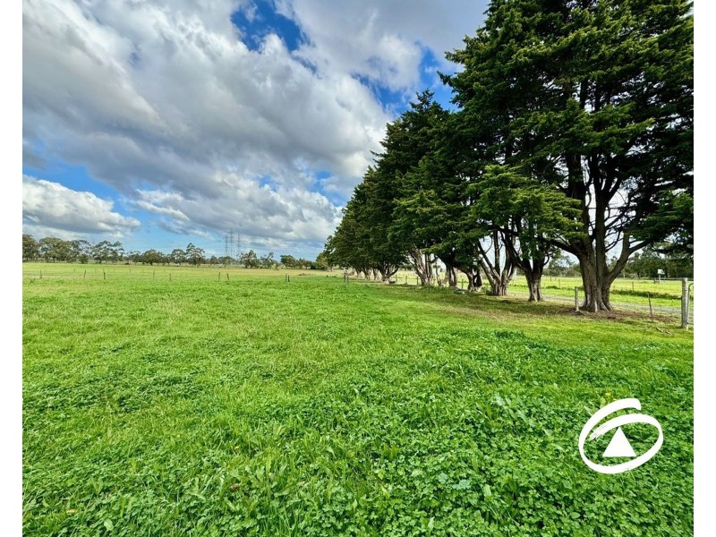 229 Heatherton Road, Narre Warren North VIC 3804