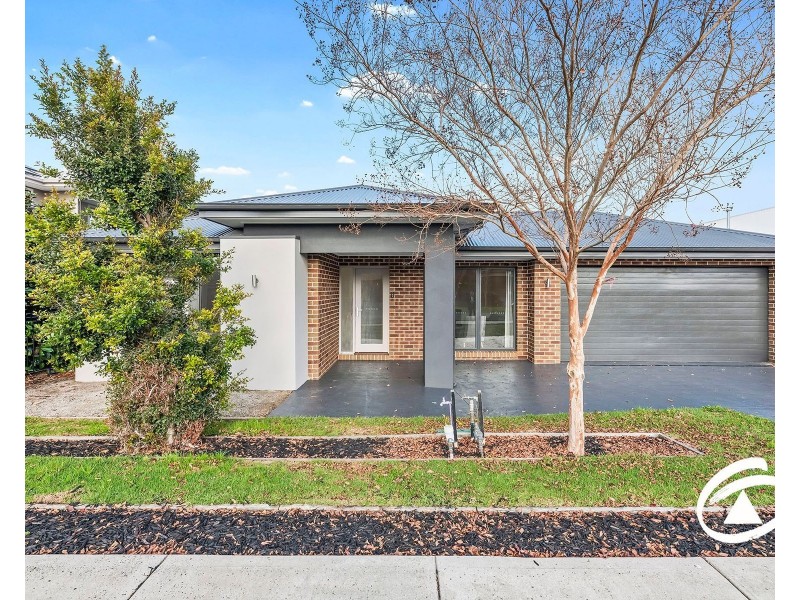 9 Lucinda Lane, Cranbourne North VIC 3977