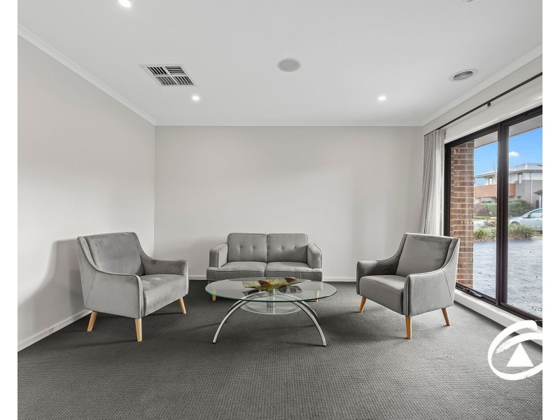 9 Lucinda Lane, Cranbourne North VIC 3977