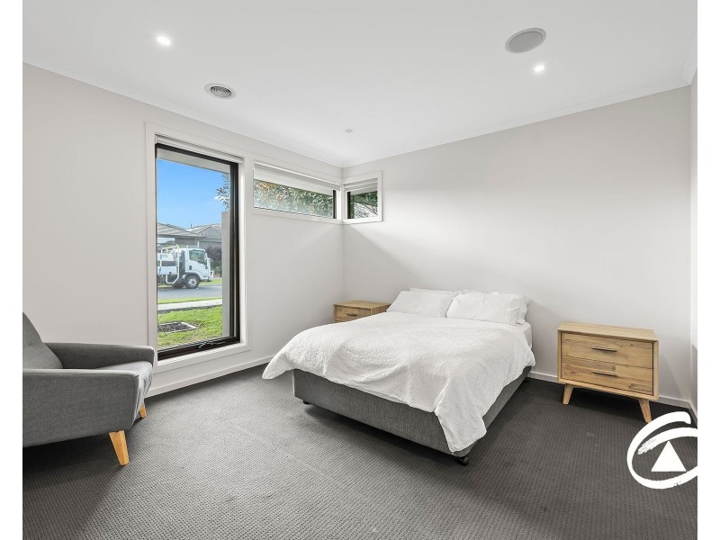 9 Lucinda Lane, Cranbourne North VIC 3977