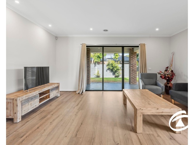 9 Lucinda Lane, Cranbourne North VIC 3977
