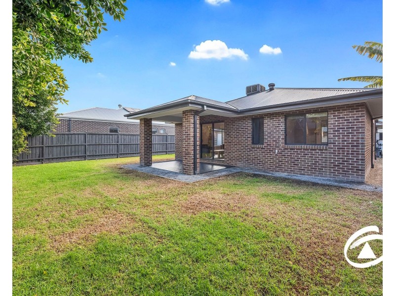 9 Lucinda Lane, Cranbourne North VIC 3977