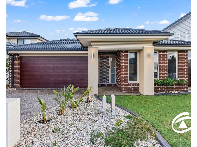 32 Speargrass Close, Clyde North VIC 3978