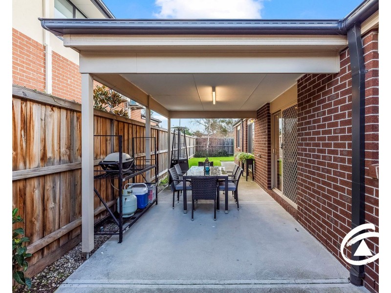 32 Speargrass Close, Clyde North VIC 3978