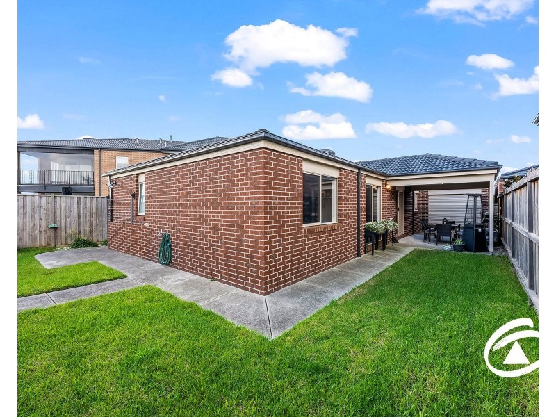 32 Speargrass Close, Clyde North VIC 3978