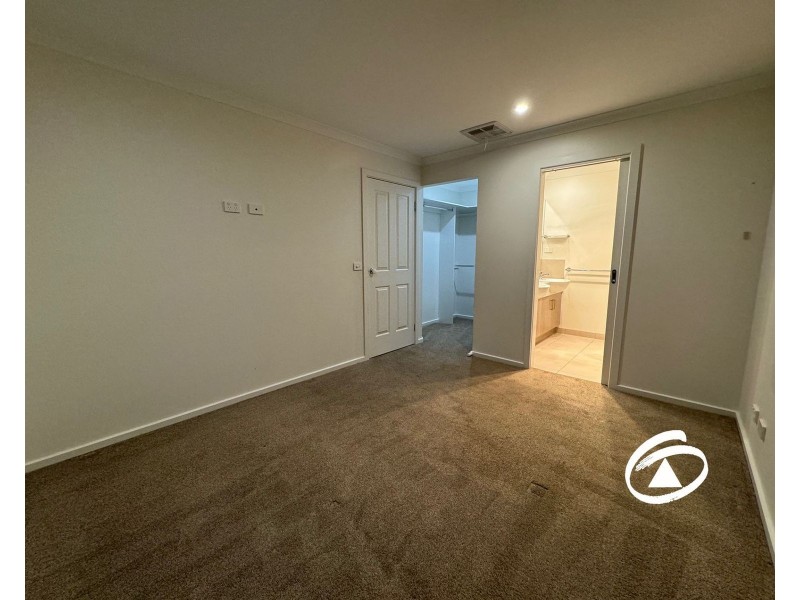 13 Anvil Way, Clyde North VIC 3978