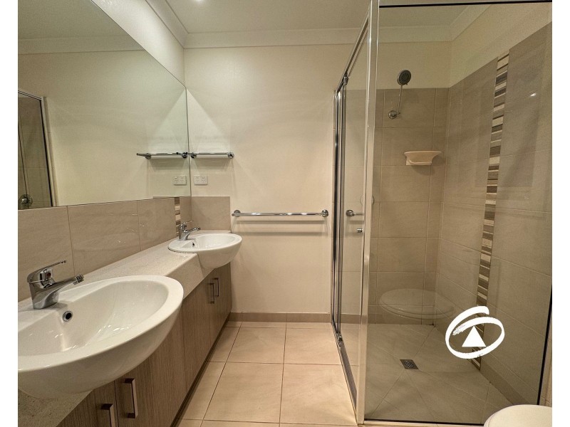13 Anvil Way, Clyde North VIC 3978