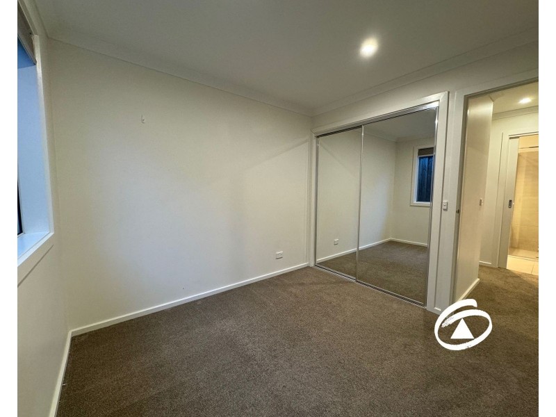 13 Anvil Way, Clyde North VIC 3978