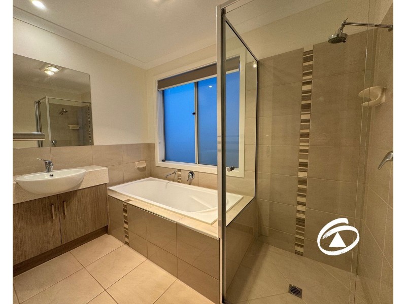 13 Anvil Way, Clyde North VIC 3978