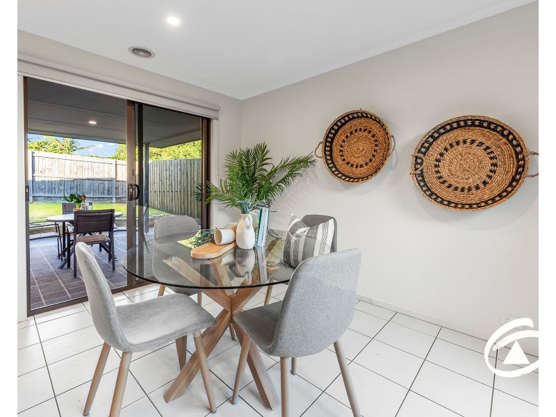 16 Sing Crescent, Berwick VIC 3806