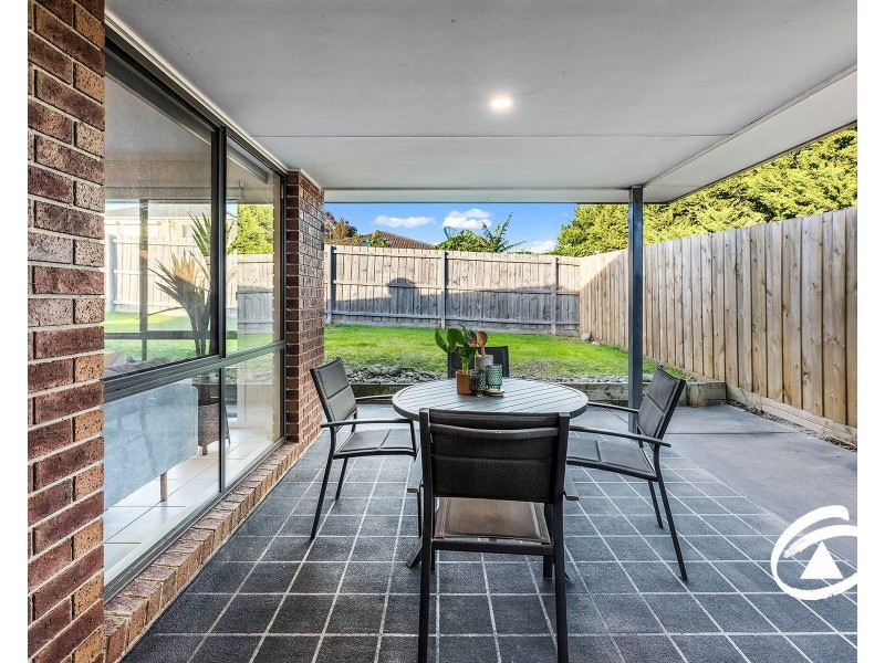 16 Sing Crescent, Berwick VIC 3806