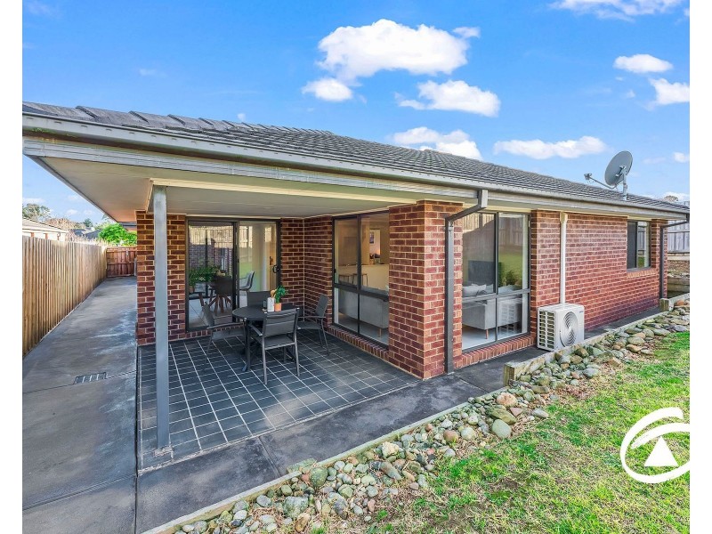 16 Sing Crescent, Berwick VIC 3806