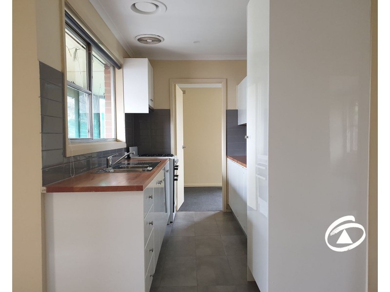 2 Deanswood Road, Hampton Park VIC 3976