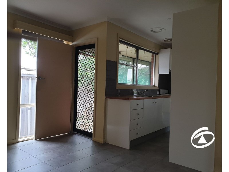 2 Deanswood Road, Hampton Park VIC 3976