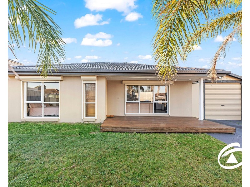 24 Dewpoint Crescent, Hampton Park VIC 3976