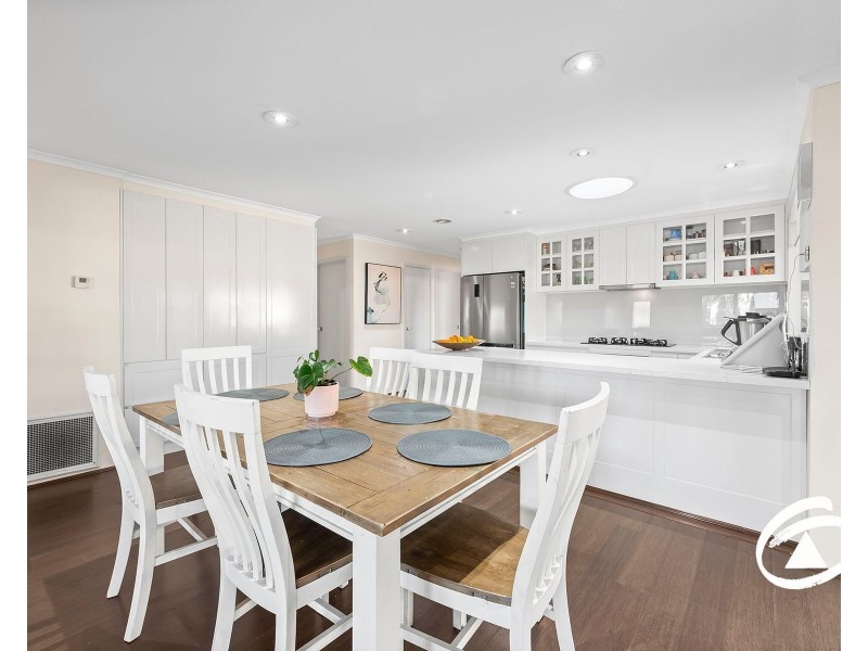 24 Dewpoint Crescent, Hampton Park VIC 3976