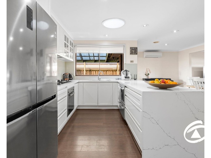 24 Dewpoint Crescent, Hampton Park VIC 3976