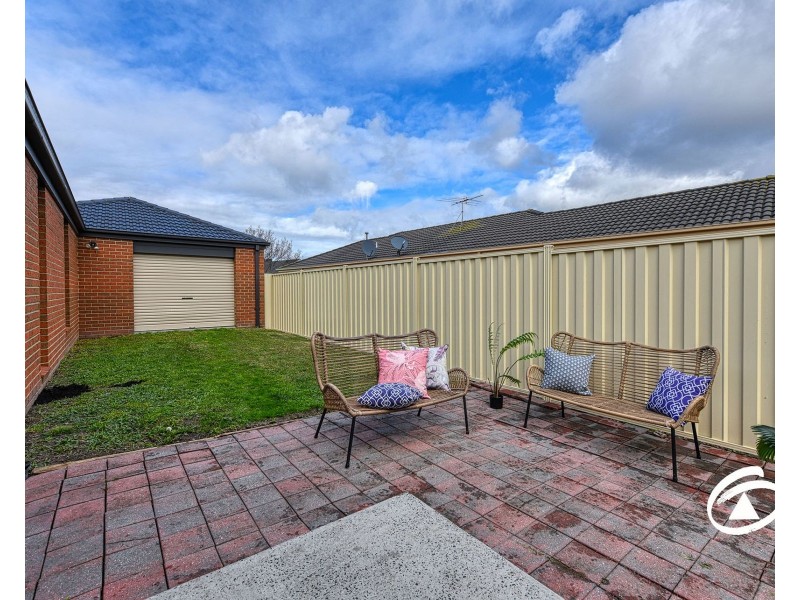 4 Croxley Place, Narre Warren South VIC 3805