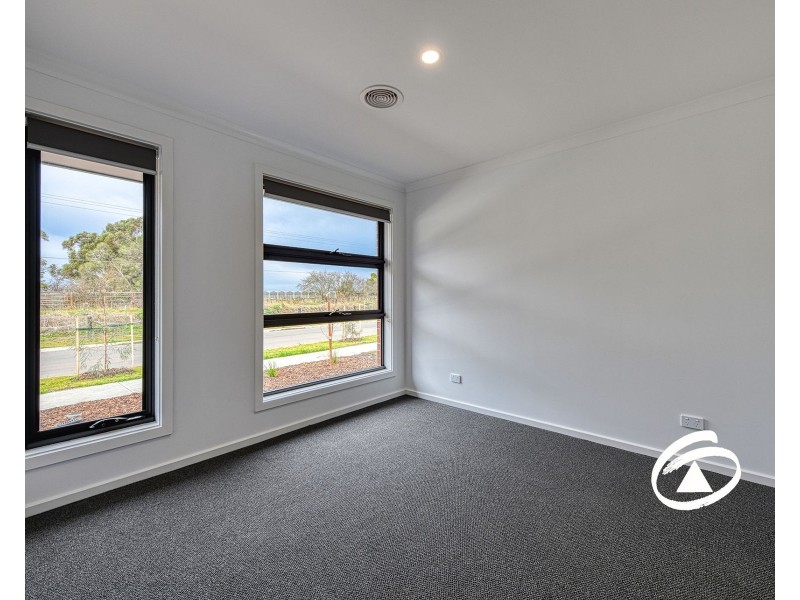 56 Dalmatian Street, Cranbourne East VIC 3977