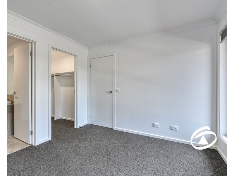 56 Dalmatian Street, Cranbourne East VIC 3977