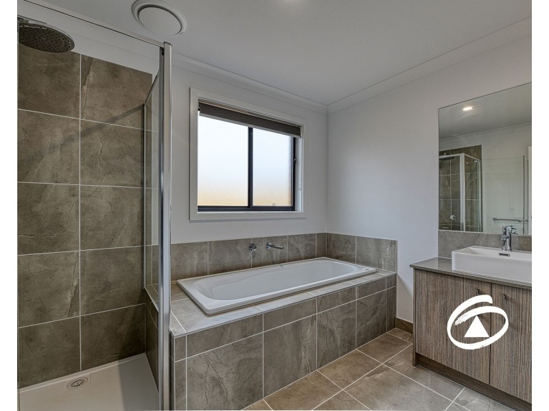 56 Dalmatian Street, Cranbourne East VIC 3977