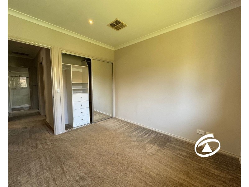 3 Middleton Grove, Berwick VIC 3806