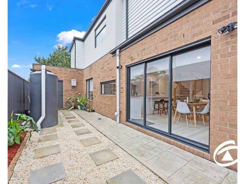 2/3 Pollina Close, Hampton Park VIC 3976