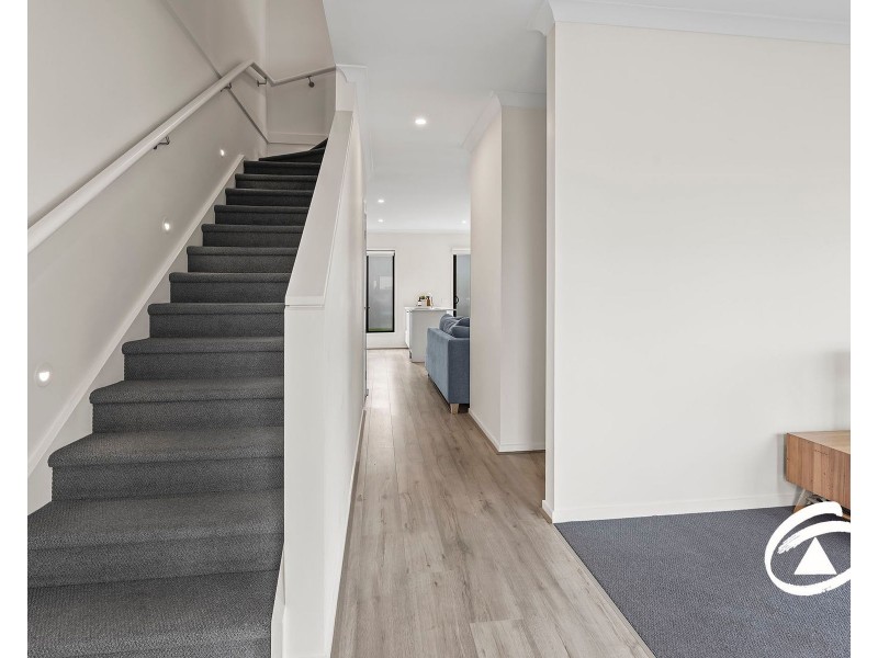 78 Picnic Avenue, Clyde North VIC 3978