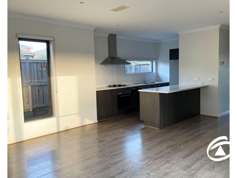 29 Elmtree Crescent, Clyde North VIC 3978