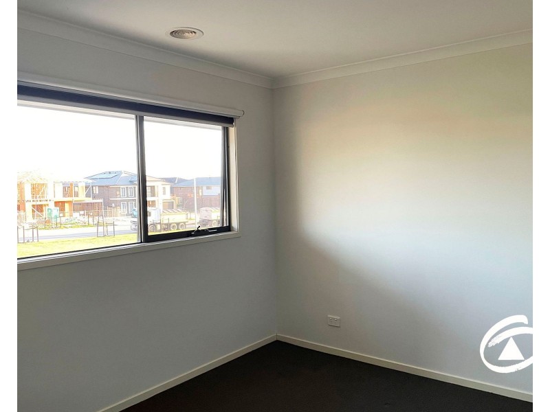 29 Elmtree Crescent, Clyde North VIC 3978