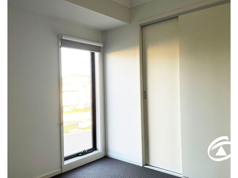 29 Elmtree Crescent, Clyde North VIC 3978