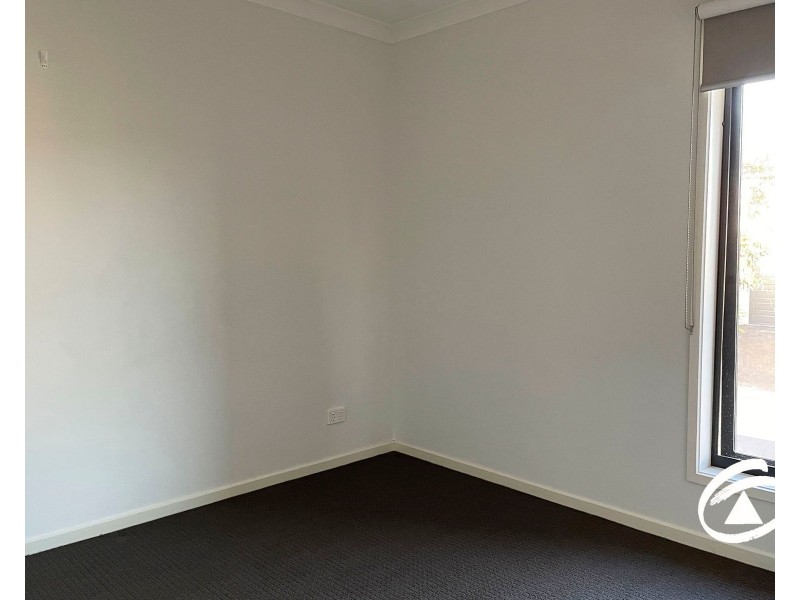 29 Elmtree Crescent, Clyde North VIC 3978