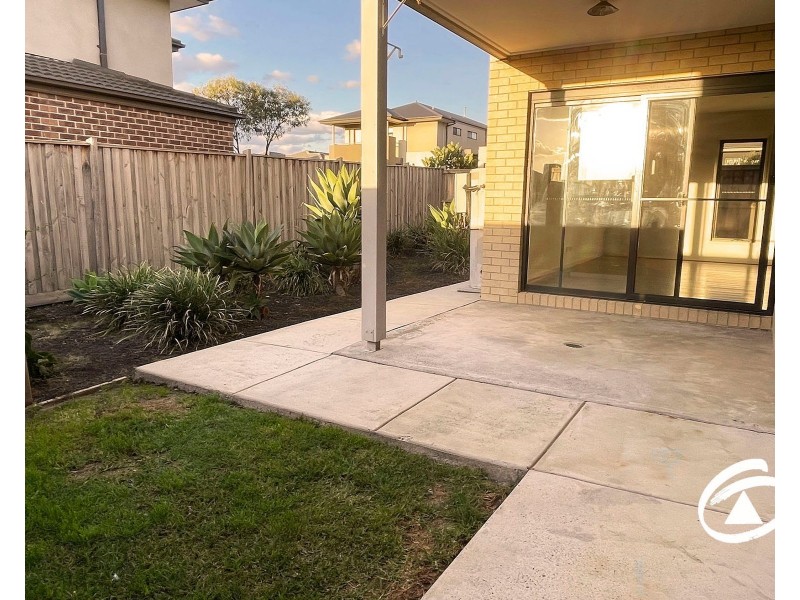 29 Elmtree Crescent, Clyde North VIC 3978