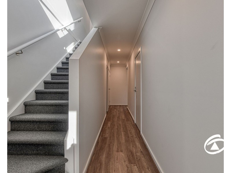 16 Borthwick Parade, Clyde North VIC 3978