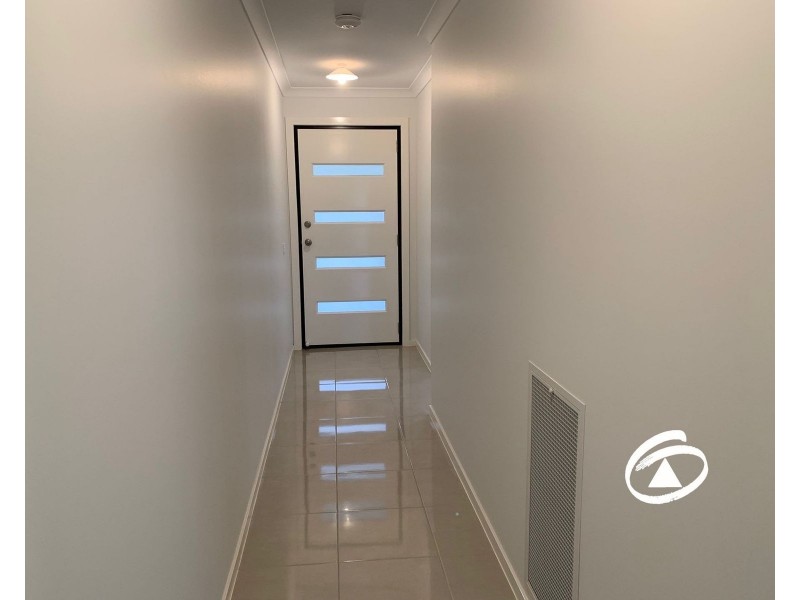 45 Troups Creek Promenade, Narre Warren VIC 3805