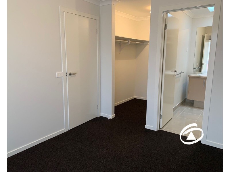 45 Troups Creek Promenade, Narre Warren VIC 3805