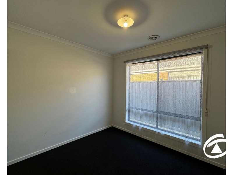 45 Troups Creek Promenade, Narre Warren VIC 3805