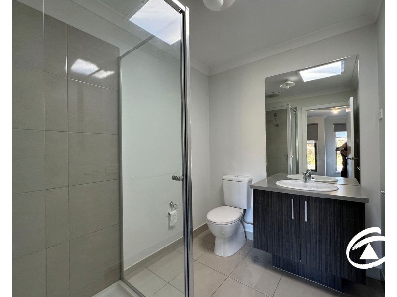 45 Troups Creek Promenade, Narre Warren VIC 3805