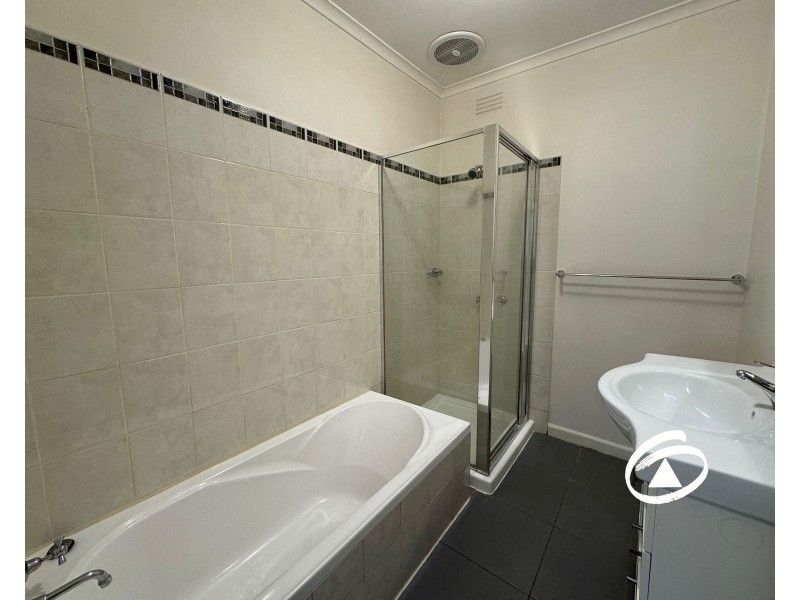 92 Railway Avenue, Garfield VIC 3814