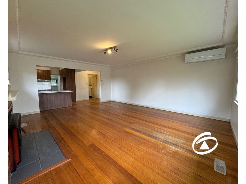 92 Railway Avenue, Garfield VIC 3814