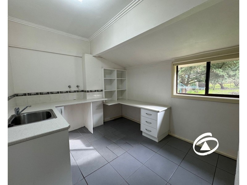 92 Railway Avenue, Garfield VIC 3814
